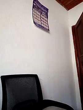 Mia-Glow online show from April 2026 12:07:01 PM