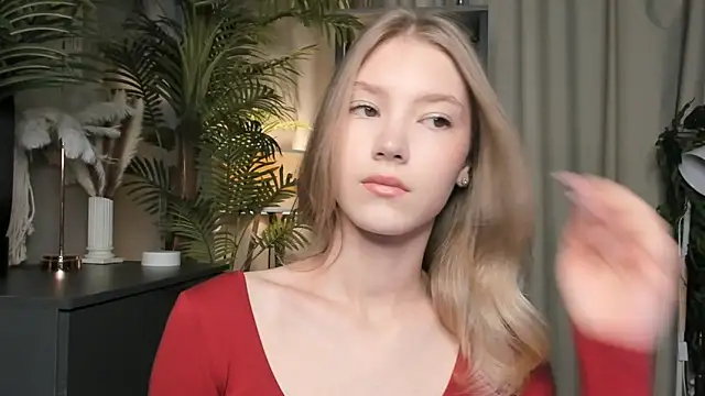 Snapshot of ChinBonnell chatting on October 2025 05:37:01 AM ChinBonnell online show from October 2025 05:37:01 AM