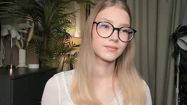 Snapshot of ChinBonnell chatting on November 2025 05:39:02 AM ChinBonnell online show from November 2025 05:39:02 AM