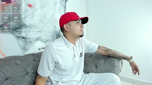 OwenStonne  online show from October 2025 04:20:02 AM