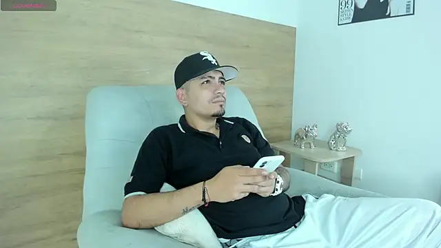 OwenStonne  online show from October 2025 04:25:02 AM