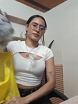 Snapshot of amy_lennox chatting on May 2026 12:55:02 PM amy lennox online show from May 2026 12:55:02 PM