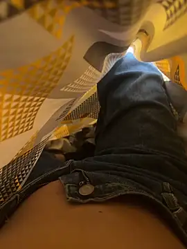 Snapshot of crazy111girl chatting on November 2025 03:51:01 PM crazy111girl online show from November 2025 03:51:01 PM