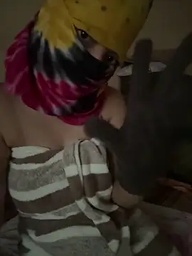 Snapshot of crazy111girl chatting on February 2026 08:53:01 AM crazy111girl online show from February 2026 08:53:01 AM