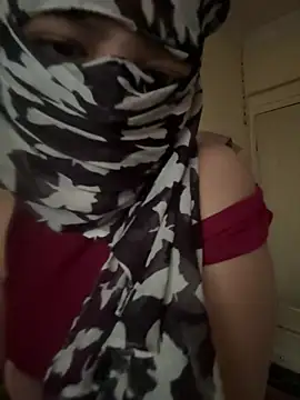 Snapshot of crazy111girl chatting on February 2026 08:21:01 AM crazy111girl online show from February 2026 08:21:01 AM