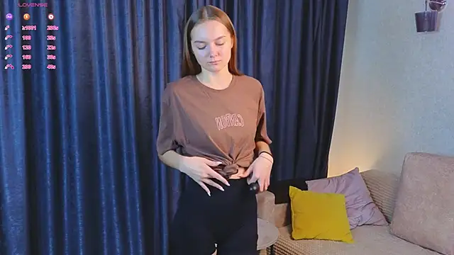 Snapshot of LouisaChaobal chatting on October 2025 01:31:01 AM LouisaChaobal online show from October 2025 01:31:01 AM