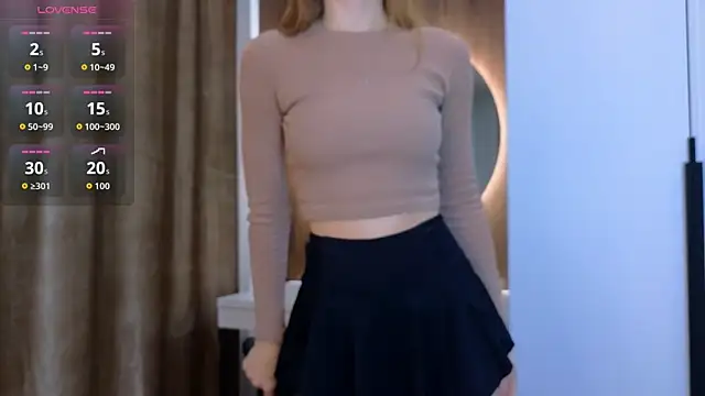 Snapshot of LouisaChaobal chatting on November 2025 01:49:02 AM LouisaChaobal online show from November 2025 01:49:02 AM