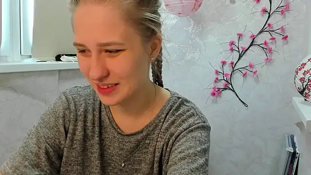 sofamuffin online show from April 2026 08:20:01 AM