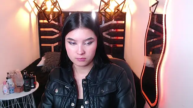 Natalie loffreda online show from April 2026 08:18:01 PM