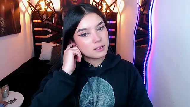 Natalie loffreda online show from April 2026 07:43:01 PM