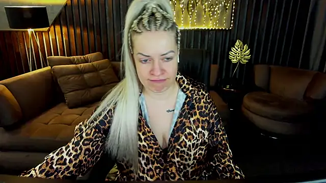 Anna Snows online show from April 2026 07:45:01 AM