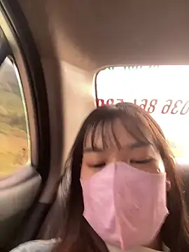 PhanHaa online show from November 2025 01:38:02 AM