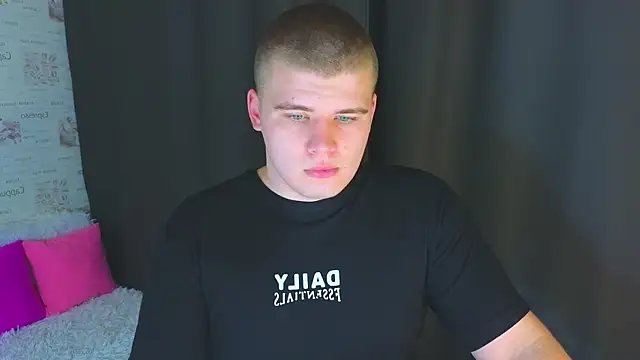 kittenmurr online show from October 2025 03:53:01 PM