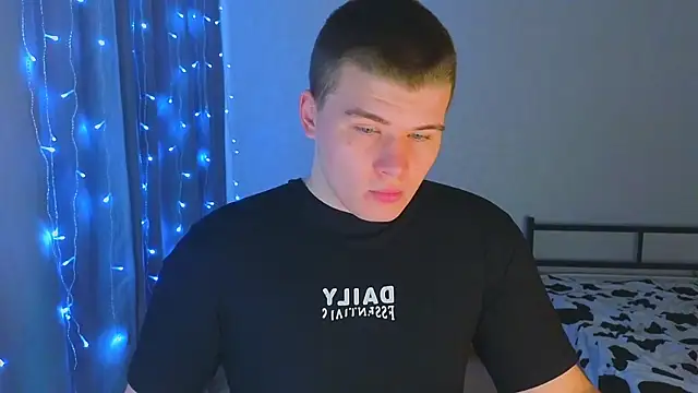 kittenmurr online show from November 2025 04:25:02 AM