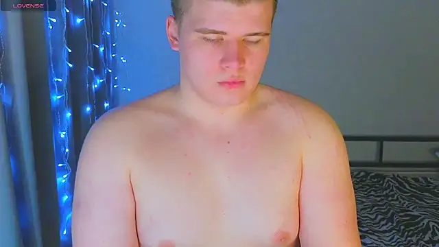 kittenmurr online show from December 2025 09:43:02 PM