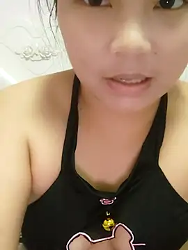 UUa333 online show from October 2025 12:05:02 PM