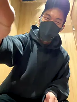 masucle216 online show from October 2025 02:31:01 PM