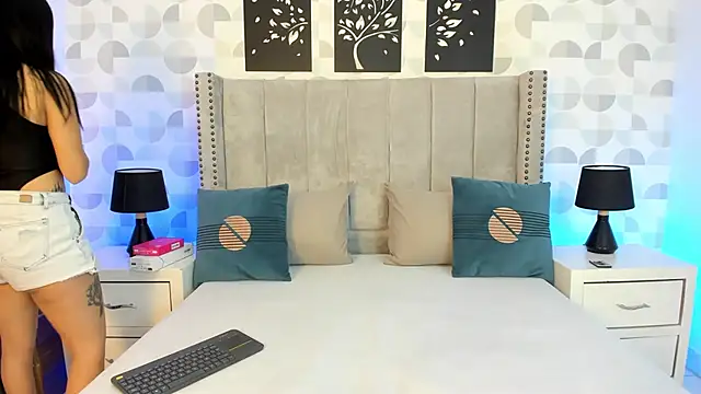 natasha moreno online show from February 2026 12:39:02 PM