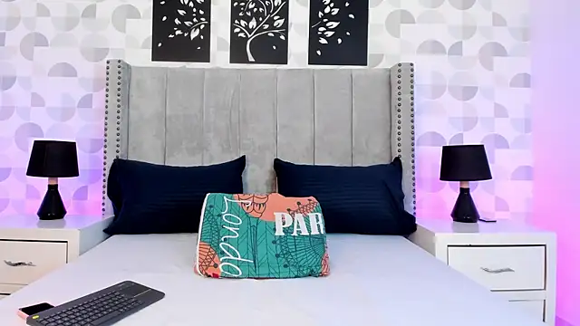 natasha moreno online show from March 2026 12:33:02 PM