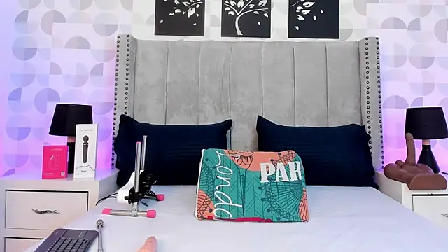 natasha moreno online show from March 2026 12:35:02 PM