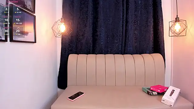 natasha moreno online show from April 2026 12:17:01 PM