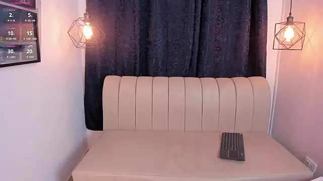 natasha moreno online show from April 2026 12:19:02 PM