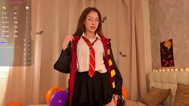 Snapshot of RenateRansone chatting on October 2025 05:47:03 PM RenateRansone online show from October 2025 05:47:03 PM