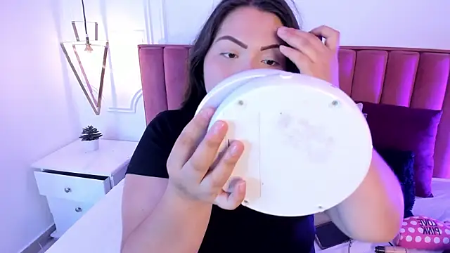 Tessa Sinclaire online show from October 2025 07:36:02 PM