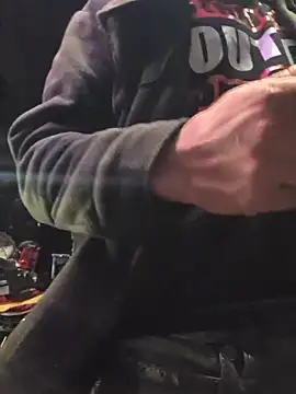 twistafatpipe online show from November 2025 07:49:02 PM