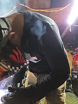 twistafatpipe online show from November 2025 03:34:01 AM