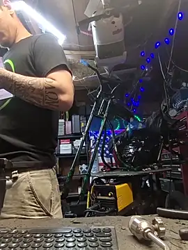 twistafatpipe online show from April 2026 10:05:02 PM