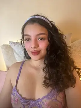 Snapshot of AriaHeavenss chatting on September 2025 12:16:01 AM AriaHeavenss online show from September 2025 12:16:01 AM