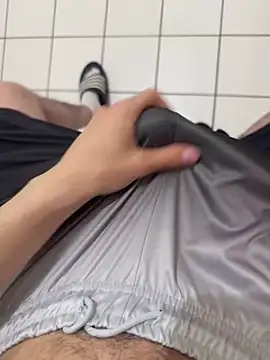 Dicksxd online show from April 2026 09:35:01 PM