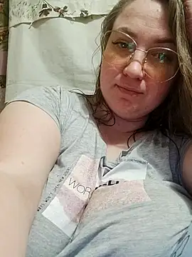 Snapshot of Kiss_Eva chatting on February 2025 09:09:01 PM Kiss Eva online show from February 2025 09:09:01 PM