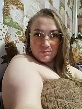 Kiss Eva online show from November 2025 09:04:01 PM