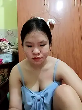 emyeuhss online show from October 2025 12:08:02 AM