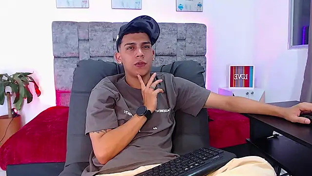 david santos16 online show from September 2025 11:18:02 PM