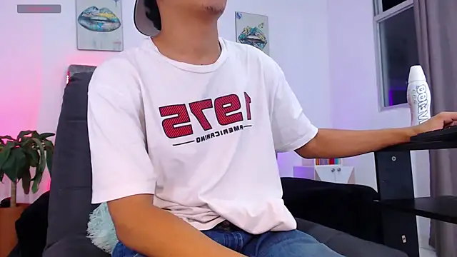 david santos16 online show from November 2025 12:01:02 AM