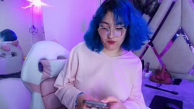 Lilith curvy online show from November 2025 08:00:01 PM