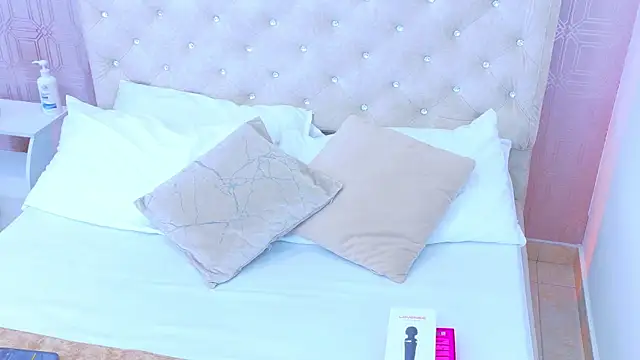 Samanta Isel online show from February 2026 03:05:02 AM