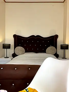 Snapshot of KeraEvangeline chatting on December 2025 08:04:02 PM KeraEvangeline online show from December 2025 08:04:02 PM