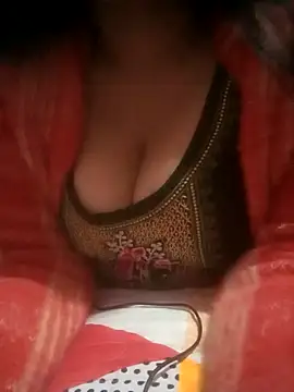 TINASONI online show from December 2025 02:01:02 PM