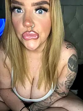 MysteriousMylaX online show from November 2025 10:35:01 PM