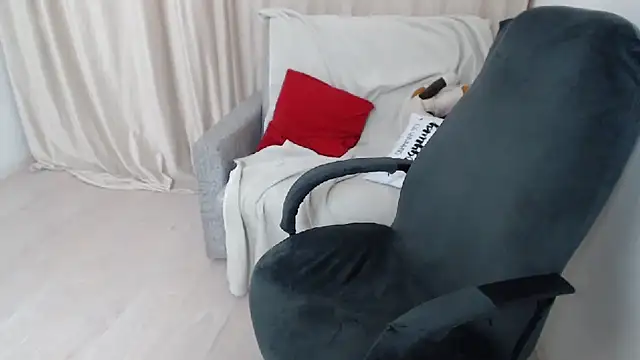 Snapshot of AdelinaLawson chatting on March 2025 06:34:01 PM AdelinaLawson online show from March 2025 06:34:01 PM