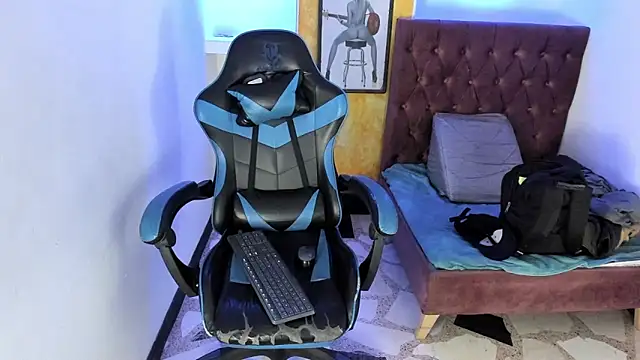 alison moon7 online show from November 2025 11:46:02 AM