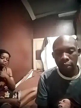 Snapshot of TinnyVsGiant chatting on October 2025 08:59:02 PM TinnyVsGiant online show from October 2025 08:59:02 PM