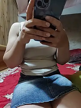 Snapshot of phungtiti chatting on July 2026 02:15:01 PM phungtiti online show from July 2026 02:15:01 PM