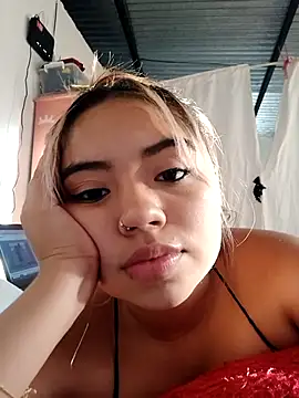 Emily  Hott online show from November 2025 09:39:02 PM