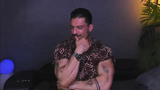 dennis cox1 online show from December 2025 08:23:01 AM