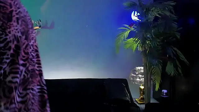 dennis cox1 online show from April 2026 08:28:02 PM